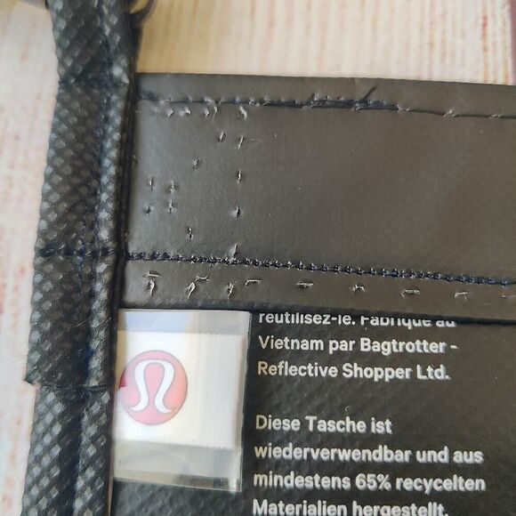 Lululemon handmade crossbody phone holder with keychain - Picture 9 of 9